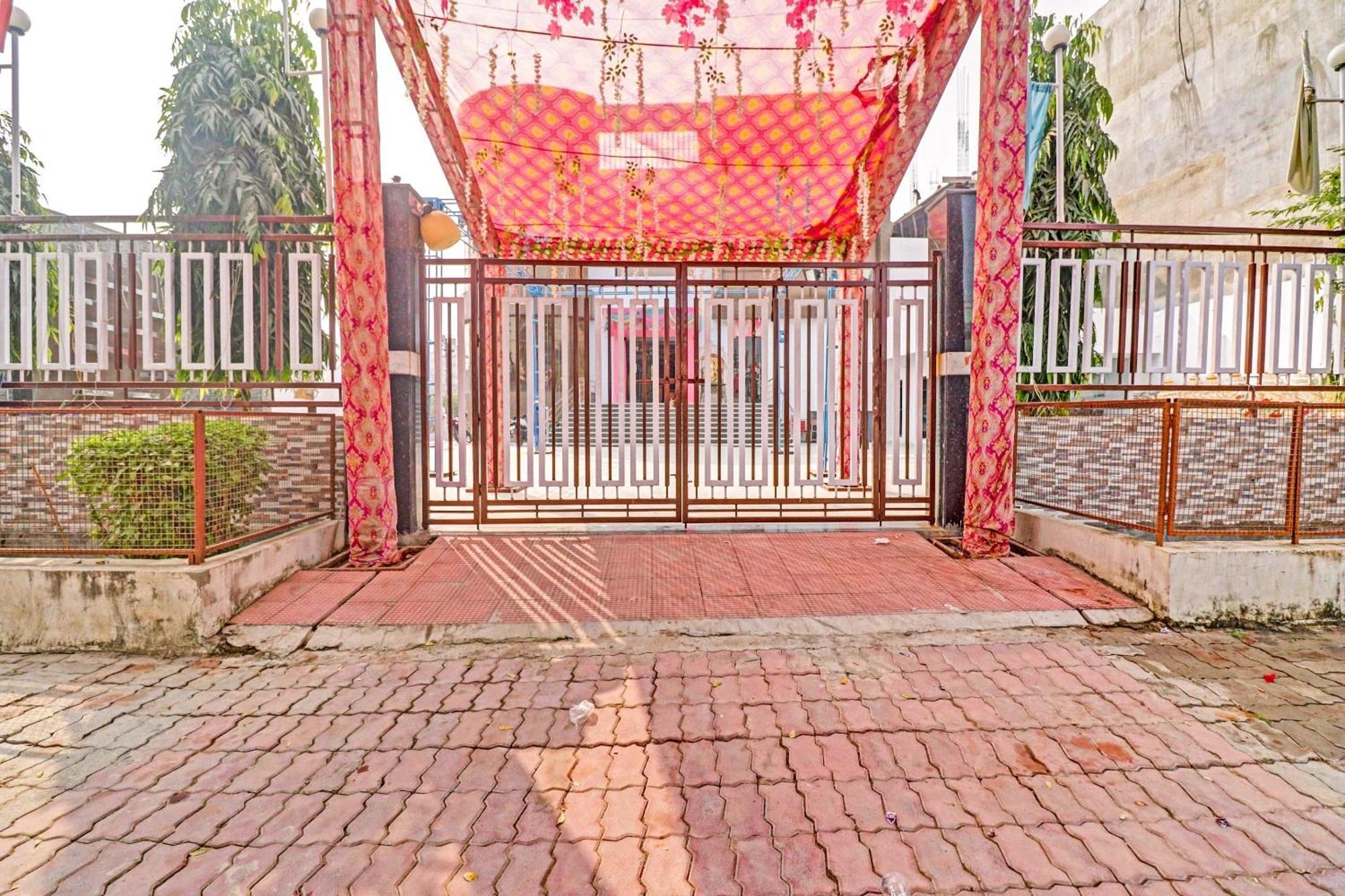 Hotel O Paras Palace Kanpur Bagian luar foto