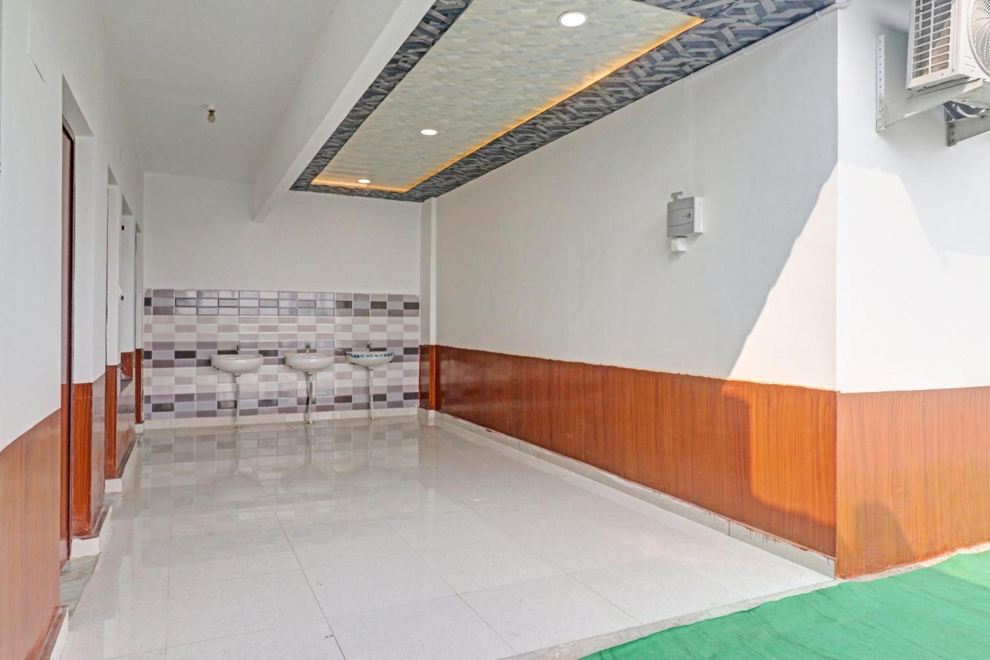 Hotel O Paras Palace Kanpur Bagian luar foto